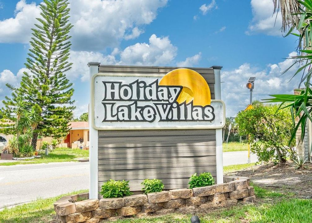 For Sale: $130,000 (2 beds, 2 baths, 1114 Square Feet)