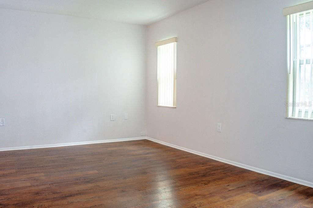 For Sale: $130,000 (2 beds, 2 baths, 1114 Square Feet)