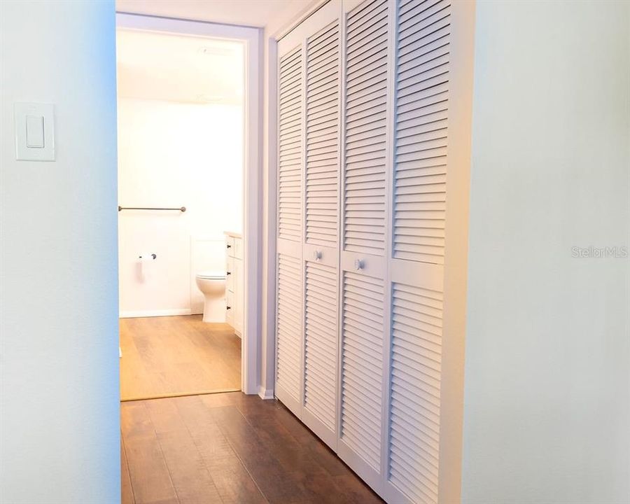 For Sale: $130,000 (2 beds, 2 baths, 1114 Square Feet)