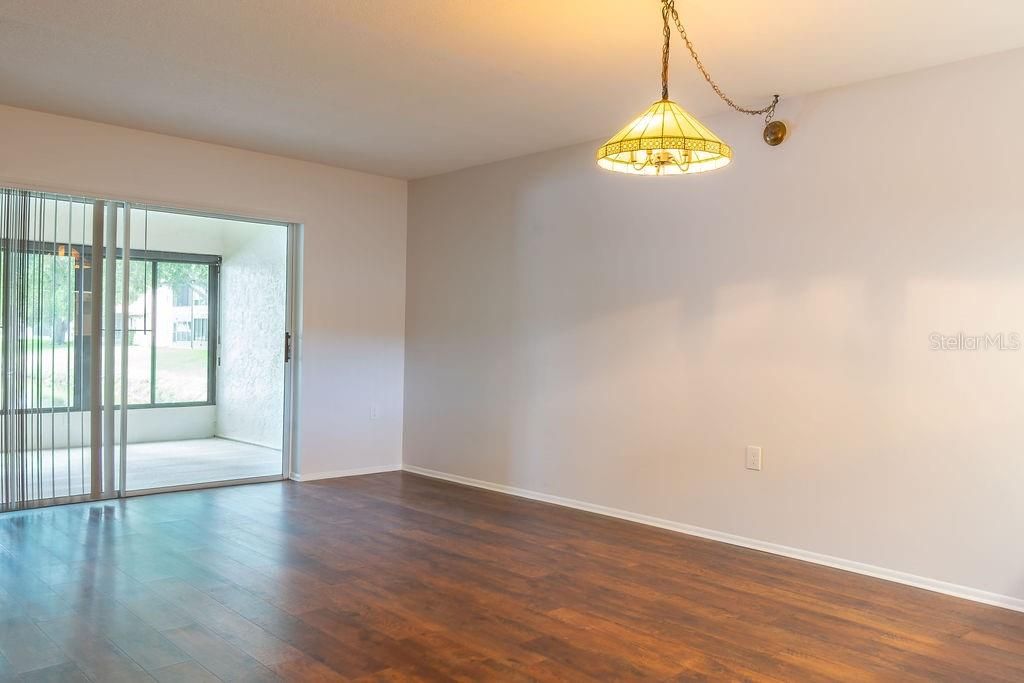 For Sale: $130,000 (2 beds, 2 baths, 1114 Square Feet)
