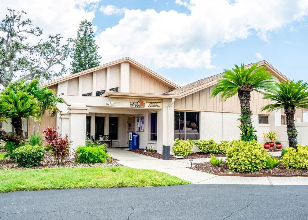 For Sale: $130,000 (2 beds, 2 baths, 1114 Square Feet)