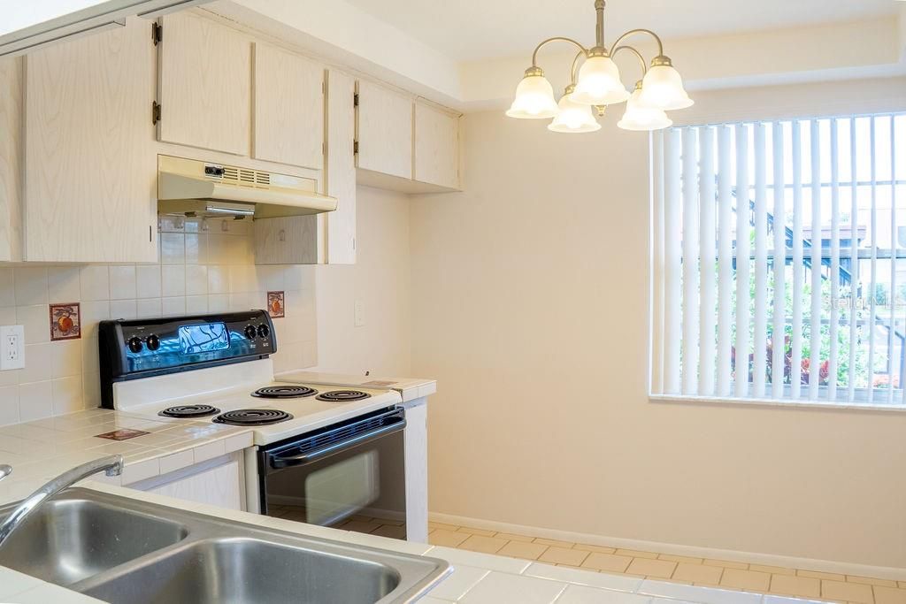 For Sale: $130,000 (2 beds, 2 baths, 1114 Square Feet)