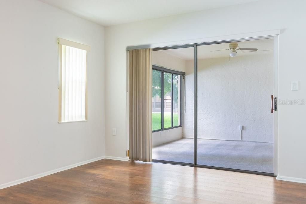 For Sale: $130,000 (2 beds, 2 baths, 1114 Square Feet)