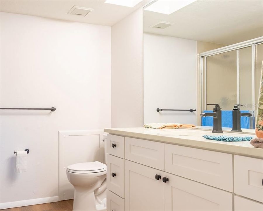 For Sale: $130,000 (2 beds, 2 baths, 1114 Square Feet)