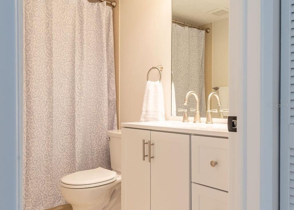 For Sale: $130,000 (2 beds, 2 baths, 1114 Square Feet)