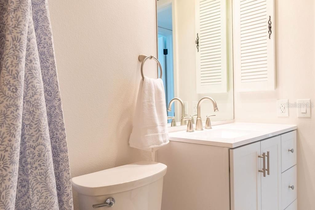 For Sale: $130,000 (2 beds, 2 baths, 1114 Square Feet)