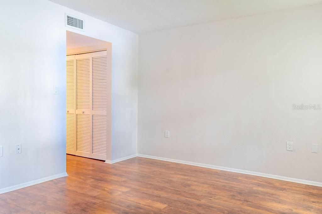 For Sale: $130,000 (2 beds, 2 baths, 1114 Square Feet)