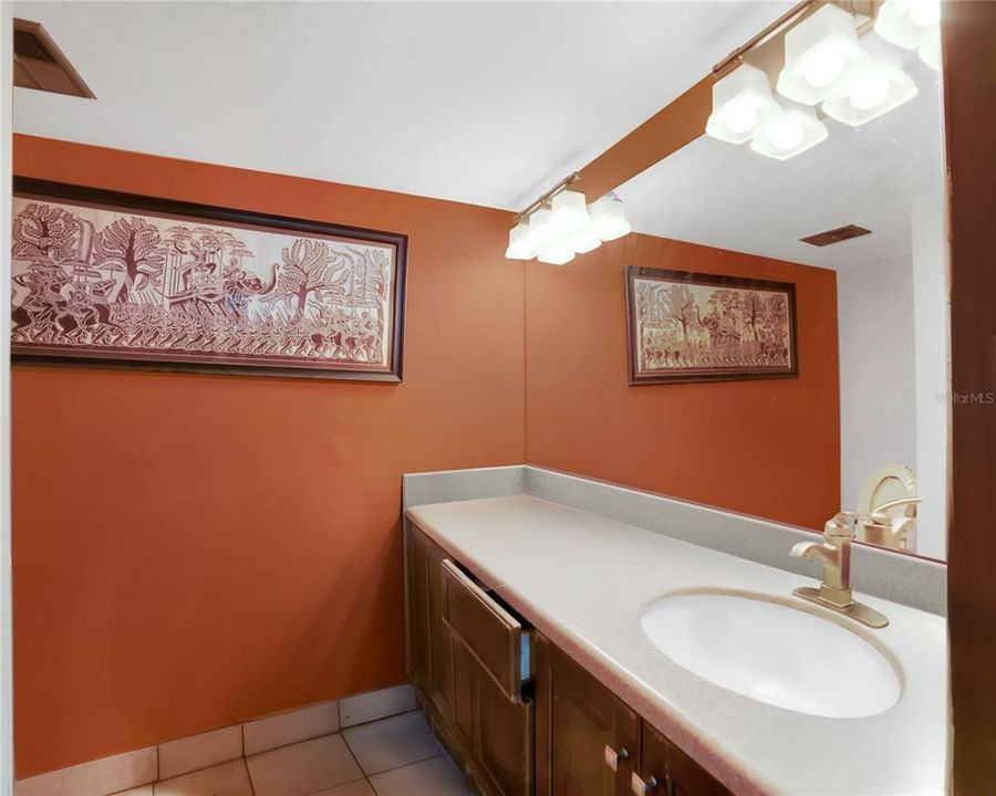 Active With Contract: $150,000 (2 beds, 2 baths, 1050 Square Feet)