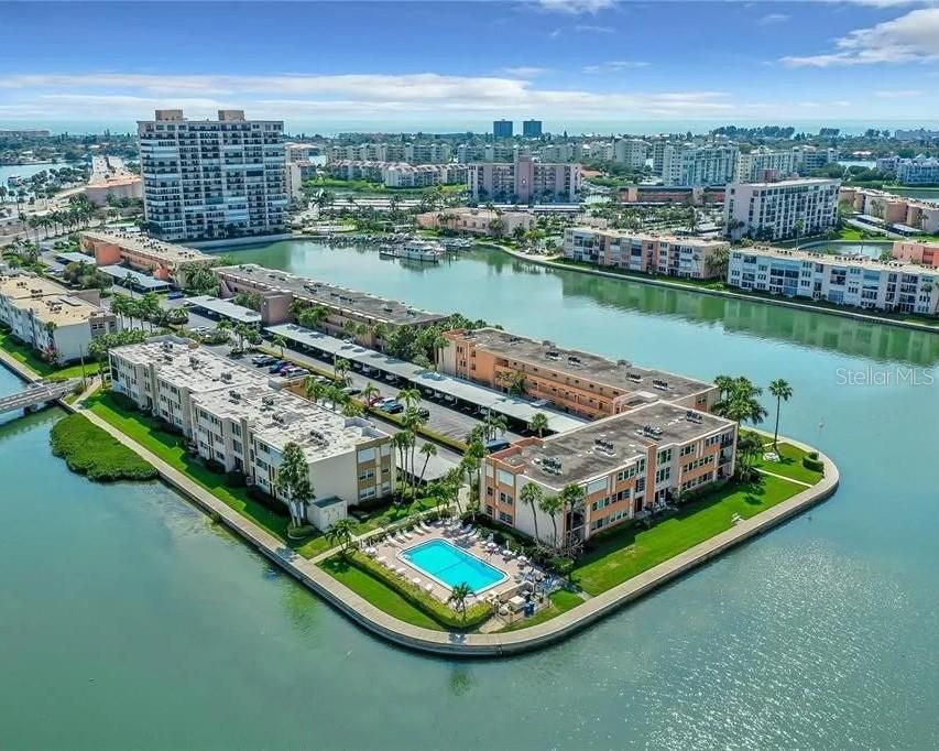 Active With Contract: $150,000 (2 beds, 2 baths, 1050 Square Feet)