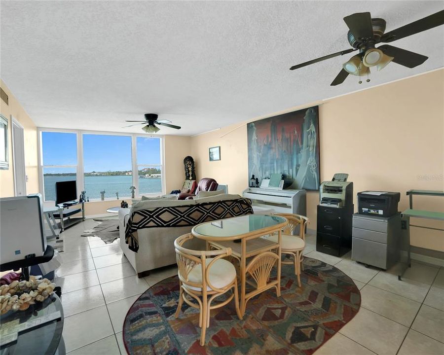 Active With Contract: $150,000 (2 beds, 2 baths, 1050 Square Feet)