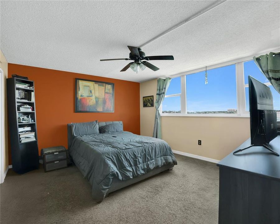 Active With Contract: $150,000 (2 beds, 2 baths, 1050 Square Feet)