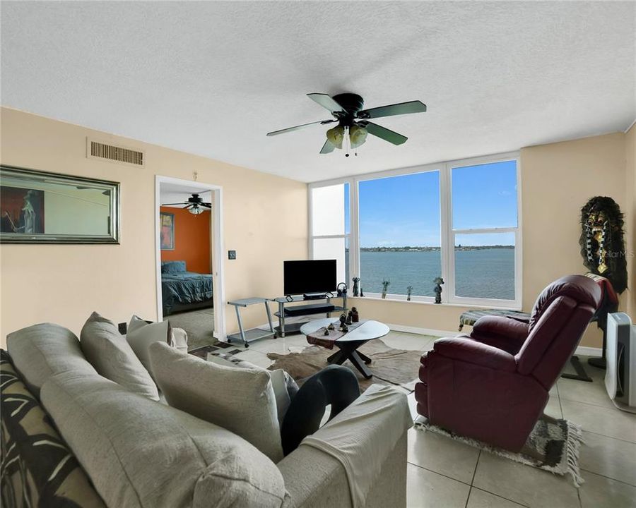 Active With Contract: $150,000 (2 beds, 2 baths, 1050 Square Feet)