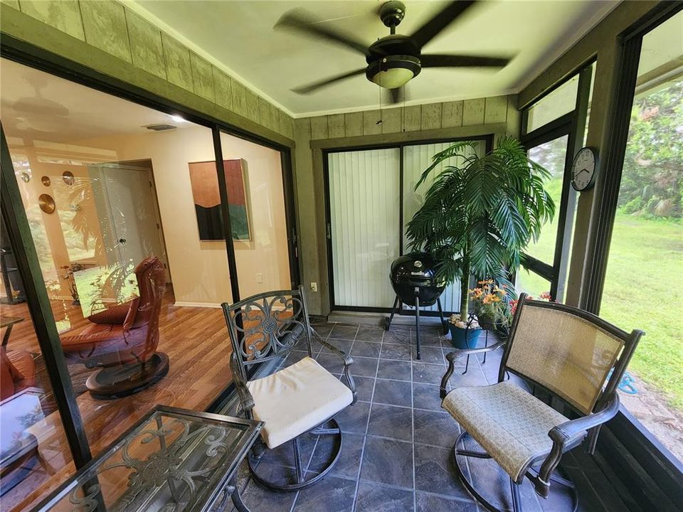 Active With Contract: $139,000 (2 beds, 2 baths, 1135 Square Feet)