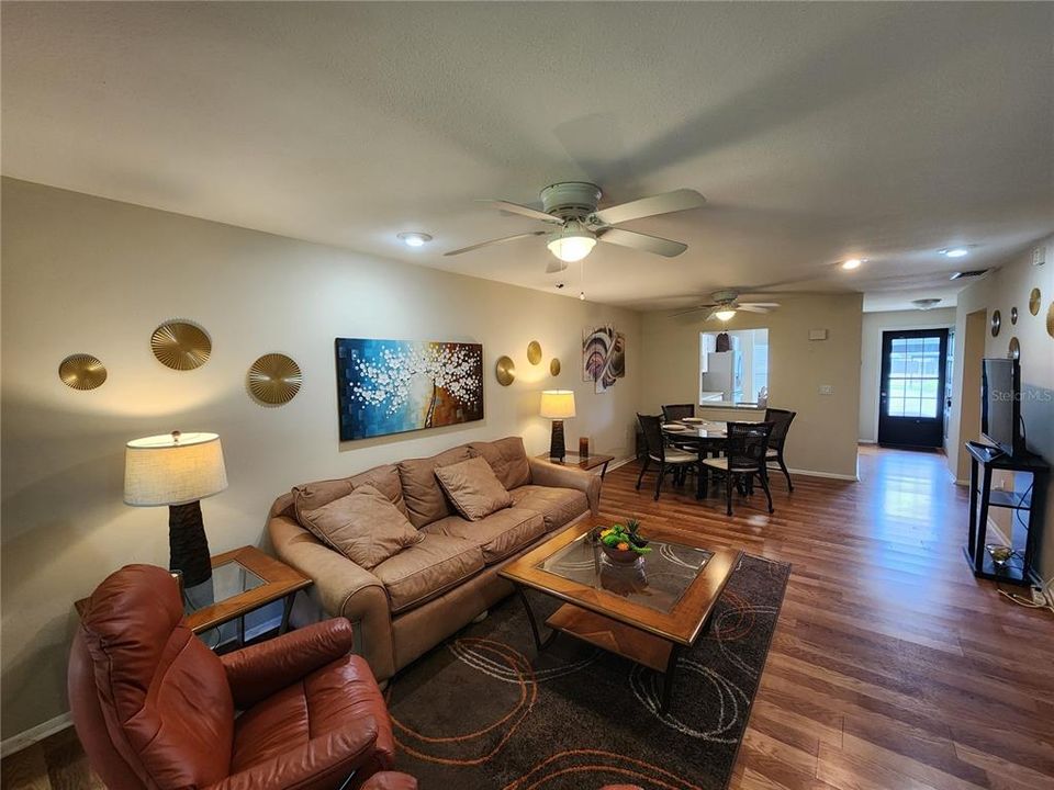 Active With Contract: $139,000 (2 beds, 2 baths, 1135 Square Feet)