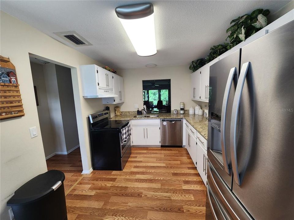 Active With Contract: $139,000 (2 beds, 2 baths, 1135 Square Feet)