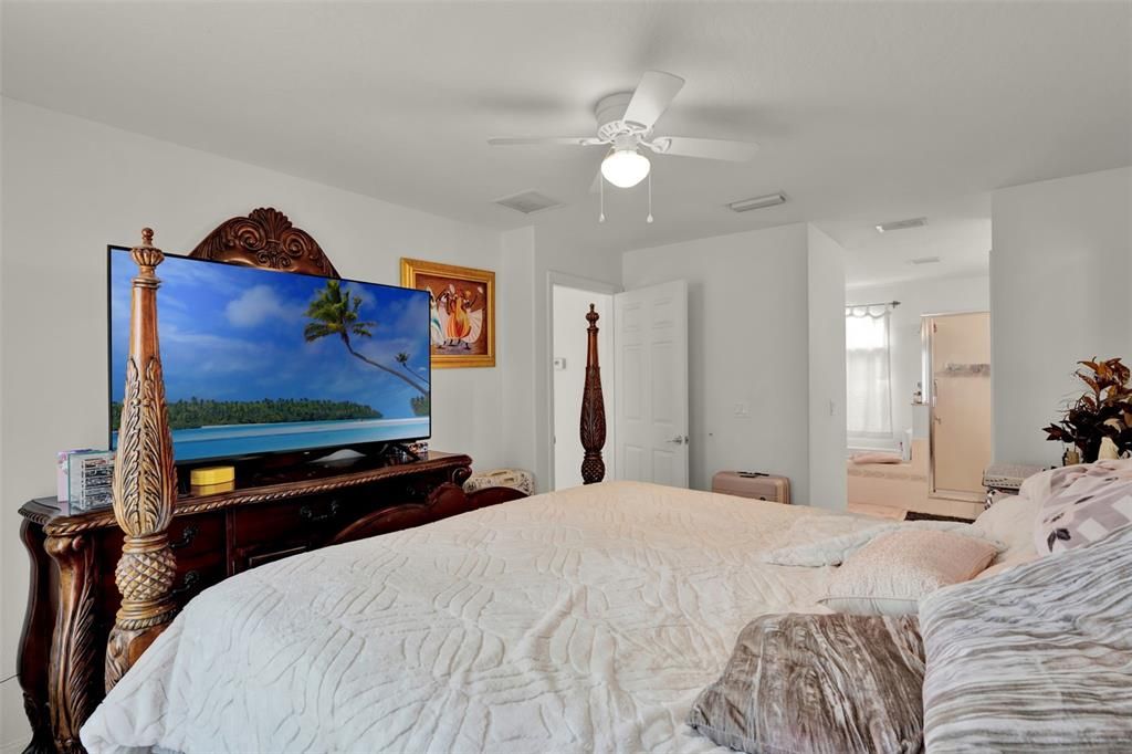 待售: $308,000 (3 贝兹, 2 浴室, 1282 平方英尺)