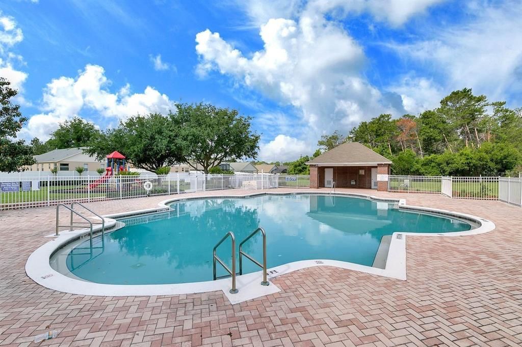 待售: $308,000 (3 贝兹, 2 浴室, 1282 平方英尺)