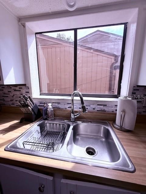 For Sale: $289,900 (3 beds, 2 baths, 2063 Square Feet)