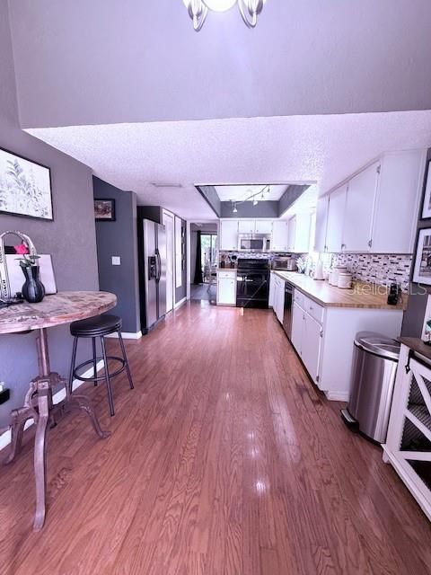 For Sale: $289,900 (3 beds, 2 baths, 2063 Square Feet)