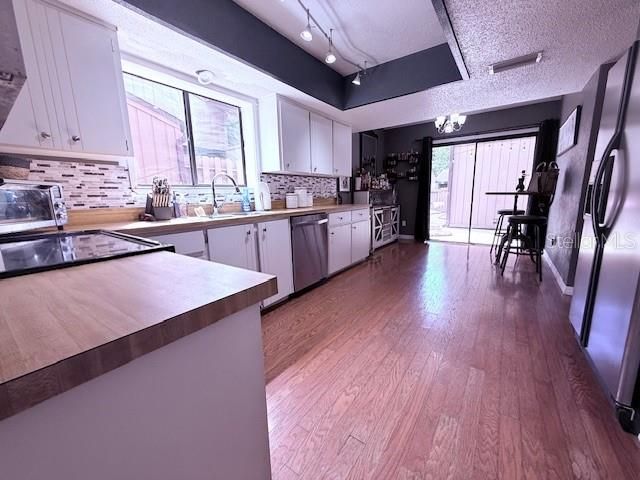 For Sale: $289,900 (3 beds, 2 baths, 2063 Square Feet)