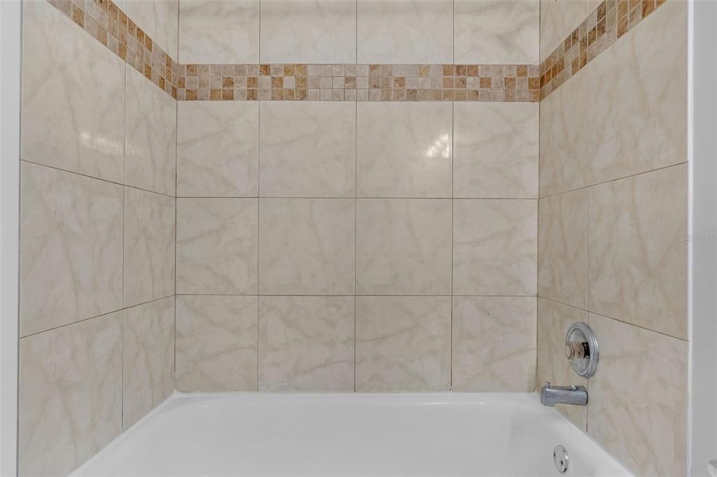 Activo con contrato: $308,000 (3 camas, 2 baños, 1095 Pies cuadrados)