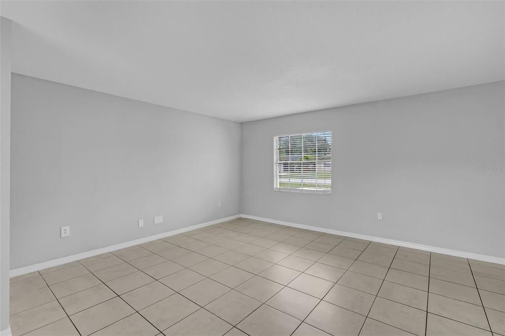 Activo con contrato: $308,000 (3 camas, 2 baños, 1095 Pies cuadrados)