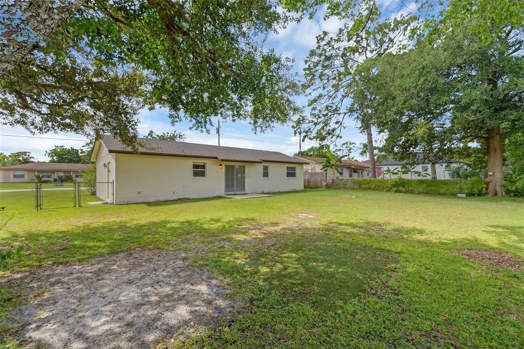 Activo con contrato: $308,000 (3 camas, 2 baños, 1095 Pies cuadrados)