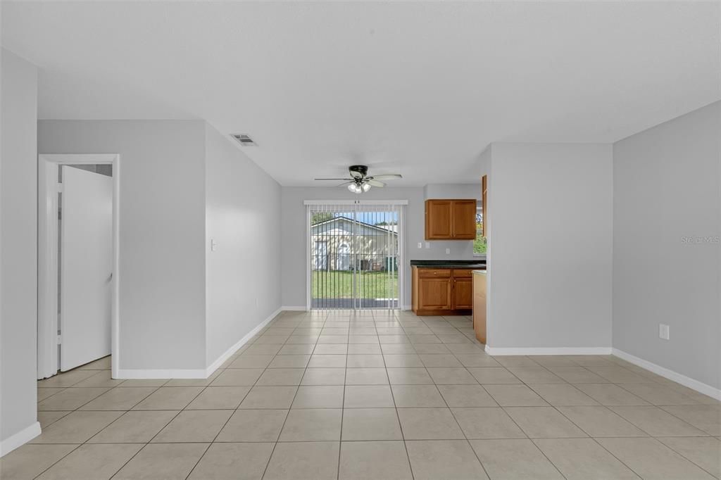 Activo con contrato: $308,000 (3 camas, 2 baños, 1095 Pies cuadrados)