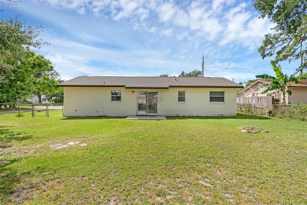 Activo con contrato: $308,000 (3 camas, 2 baños, 1095 Pies cuadrados)