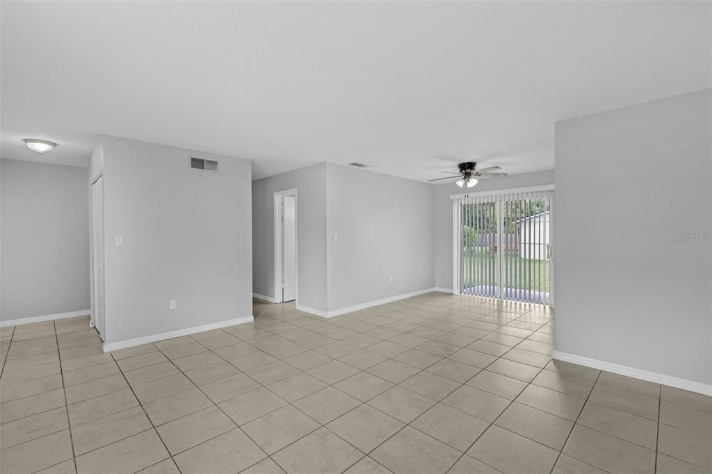 Activo con contrato: $308,000 (3 camas, 2 baños, 1095 Pies cuadrados)