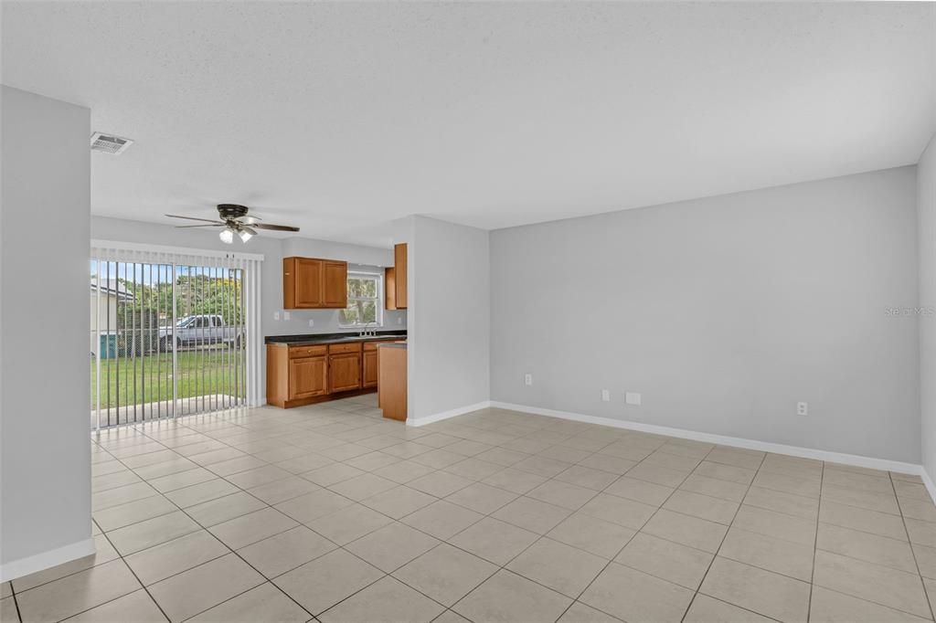 Activo con contrato: $308,000 (3 camas, 2 baños, 1095 Pies cuadrados)