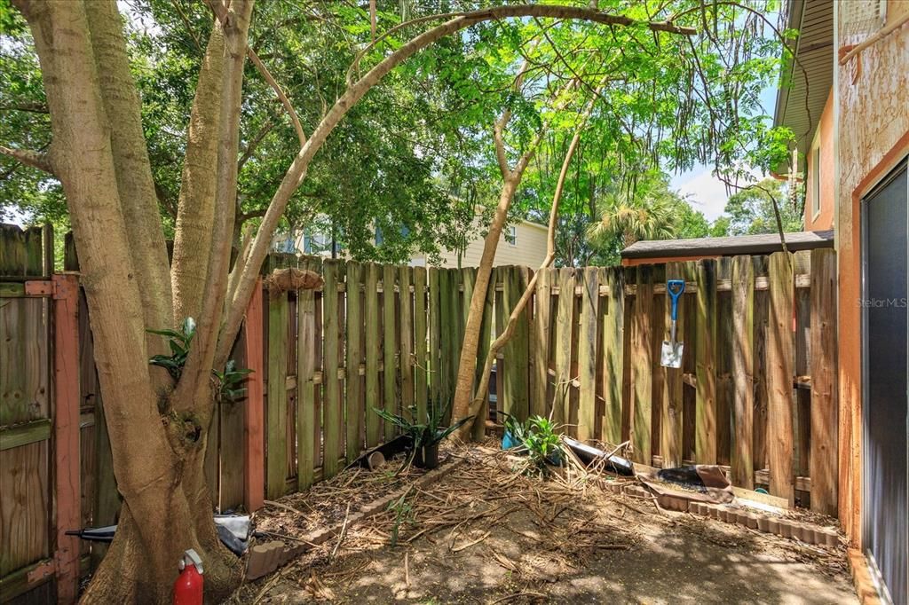 Activo con contrato: $1,597 (2 camas, 2 baños, 1031 Pies cuadrados)