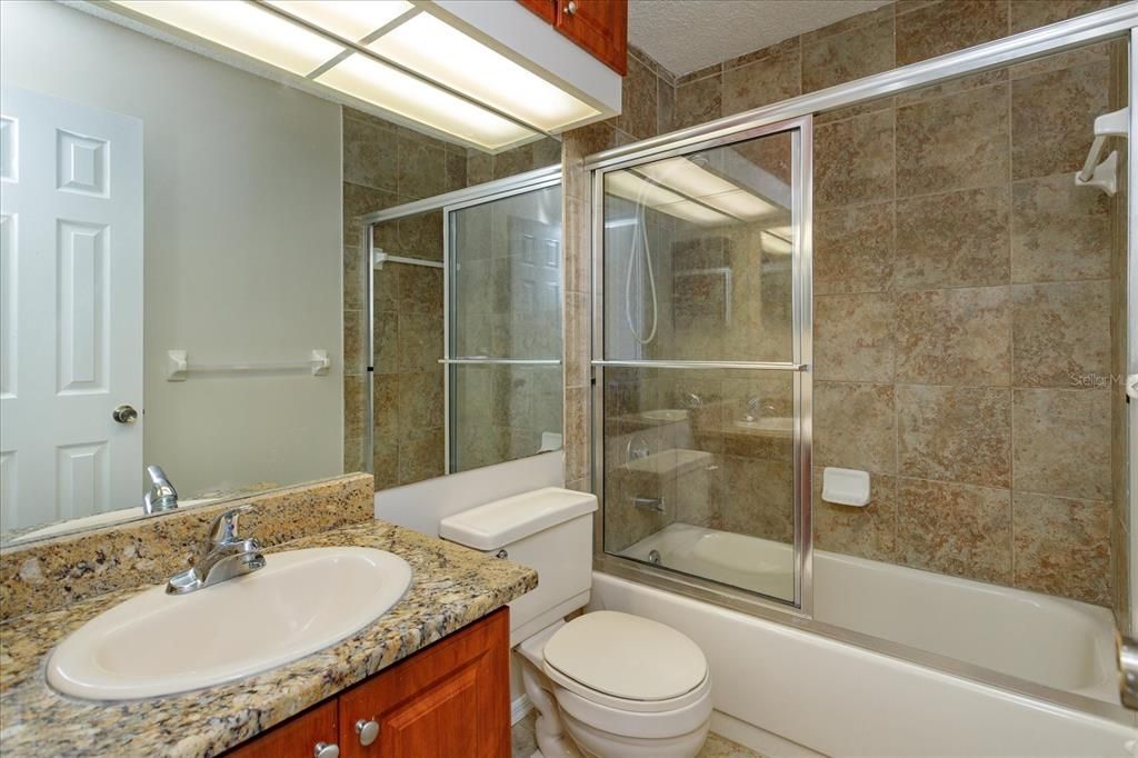 Activo con contrato: $1,597 (2 camas, 2 baños, 1031 Pies cuadrados)