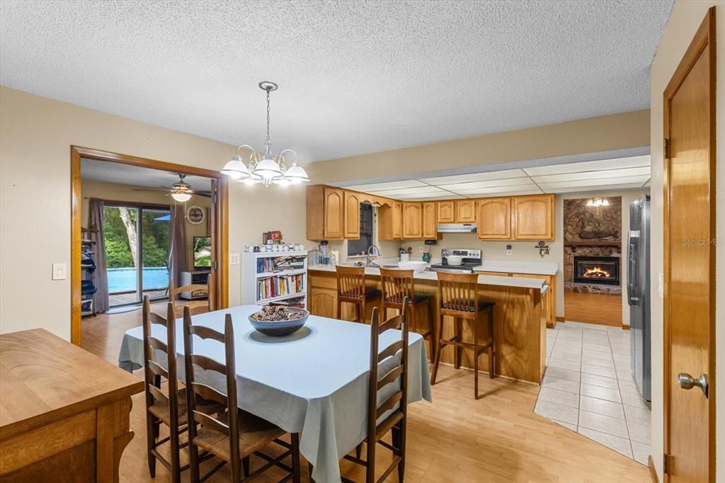 En Venta: $349,900 (3 camas, 2 baños, 2035 Pies cuadrados)