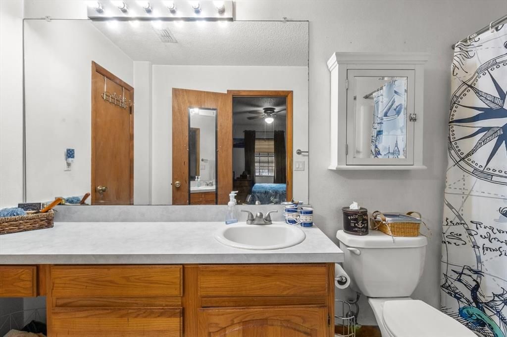 En Venta: $349,900 (3 camas, 2 baños, 2035 Pies cuadrados)