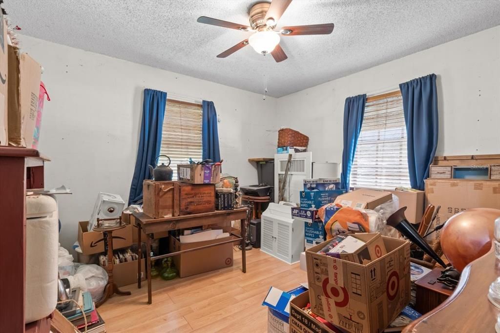 En Venta: $349,900 (3 camas, 2 baños, 2035 Pies cuadrados)