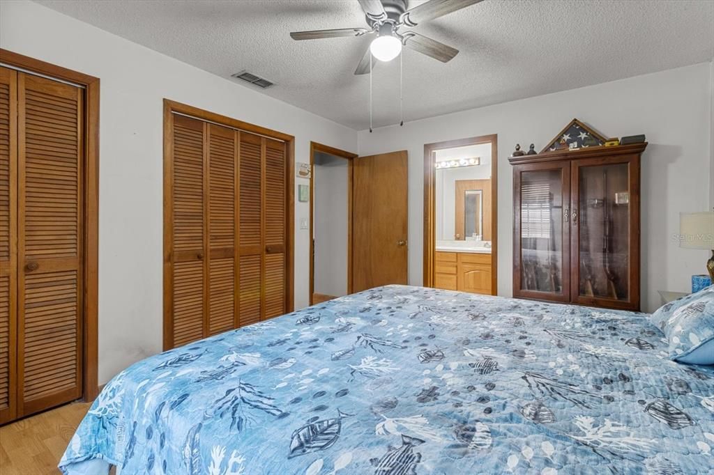 En Venta: $349,900 (3 camas, 2 baños, 2035 Pies cuadrados)