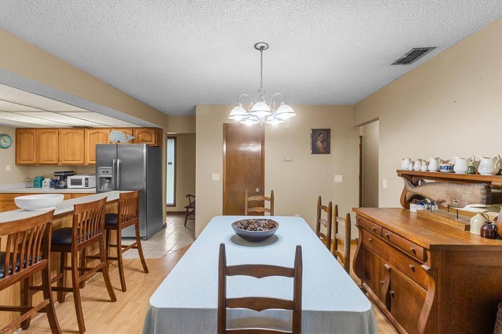 En Venta: $349,900 (3 camas, 2 baños, 2035 Pies cuadrados)