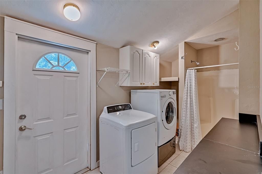 Active With Contract: $499,000 (3 beds, 2 baths, 1137 Square Feet)