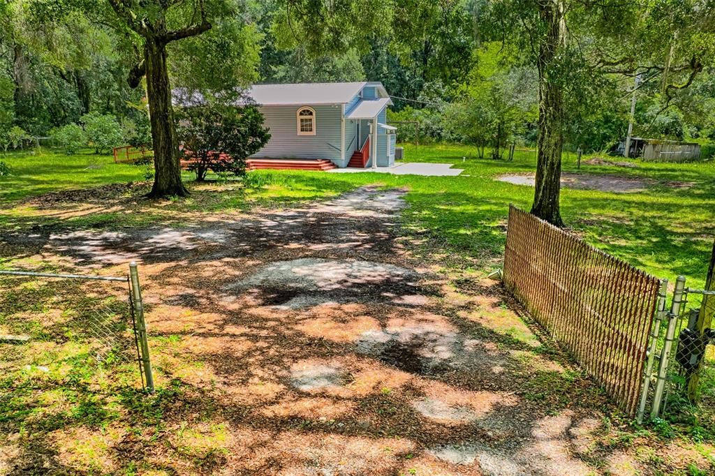 Active With Contract: $499,000 (3 beds, 2 baths, 1137 Square Feet)