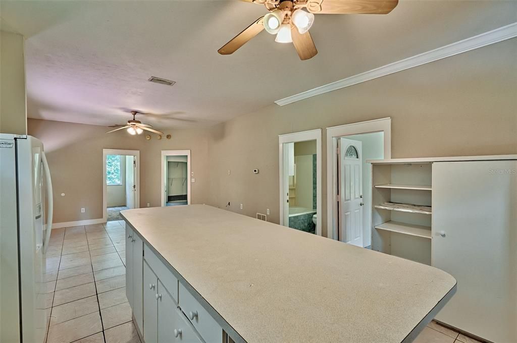 Active With Contract: $499,000 (3 beds, 2 baths, 1137 Square Feet)