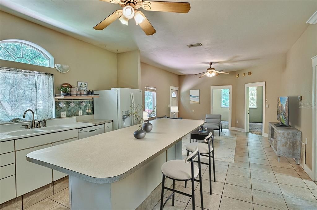 Active With Contract: $499,000 (3 beds, 2 baths, 1137 Square Feet)