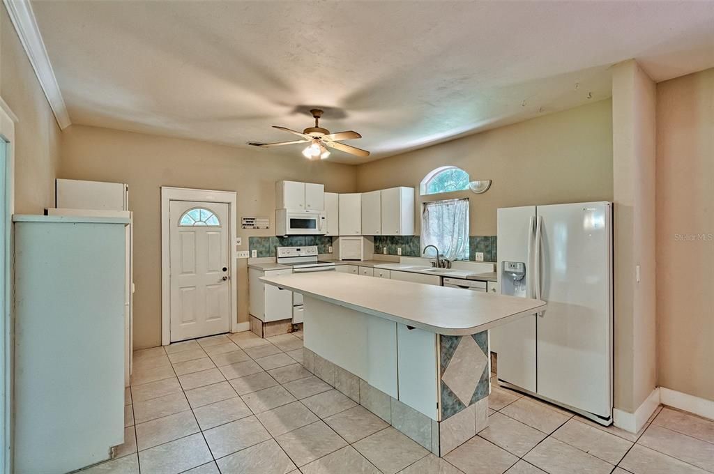 Active With Contract: $499,000 (3 beds, 2 baths, 1137 Square Feet)