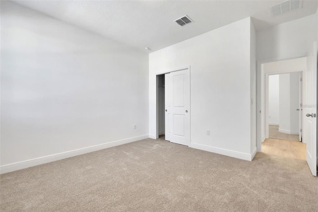 合同活跃: $559,219 (3 贝兹, 3 浴室, 2371 平方英尺)