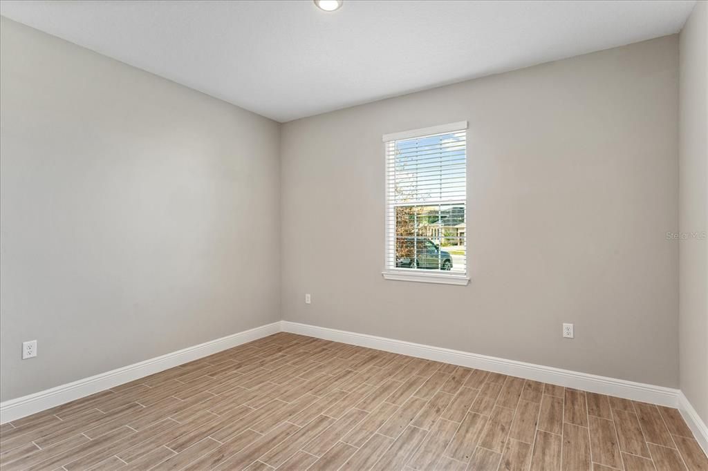 合同活跃: $1,222,124 (5 贝兹, 3 浴室, 3076 平方英尺)