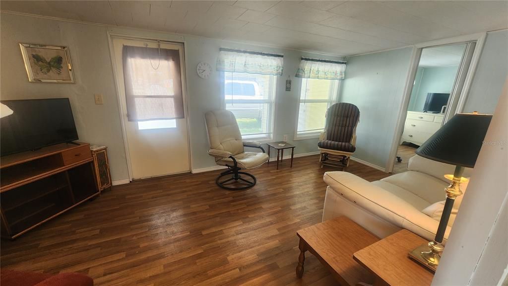 Active With Contract: $45,000 (1 beds, 1 baths, 580 Square Feet)