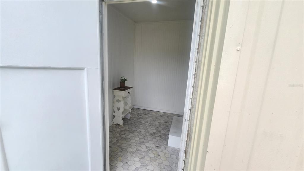 Active With Contract: $45,000 (1 beds, 1 baths, 580 Square Feet)