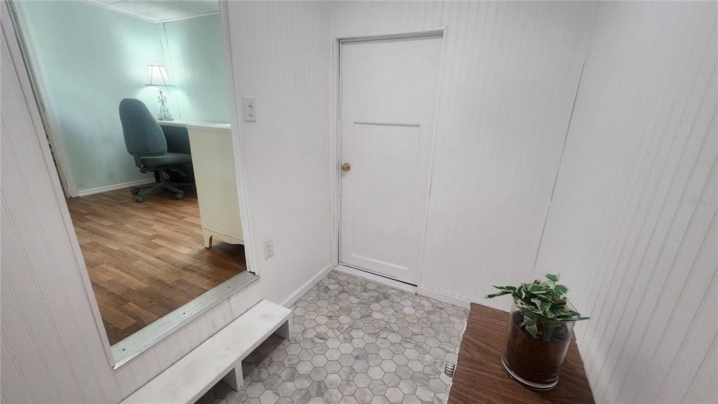 Active With Contract: $45,000 (1 beds, 1 baths, 580 Square Feet)