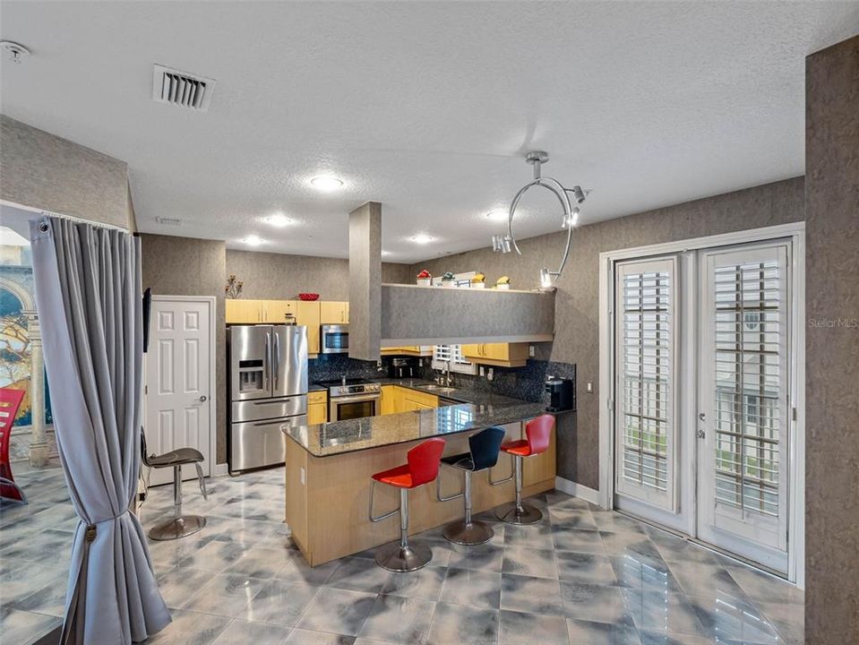 En Venta: $945,900 (3 camas, 2 baños, 2274 Pies cuadrados)