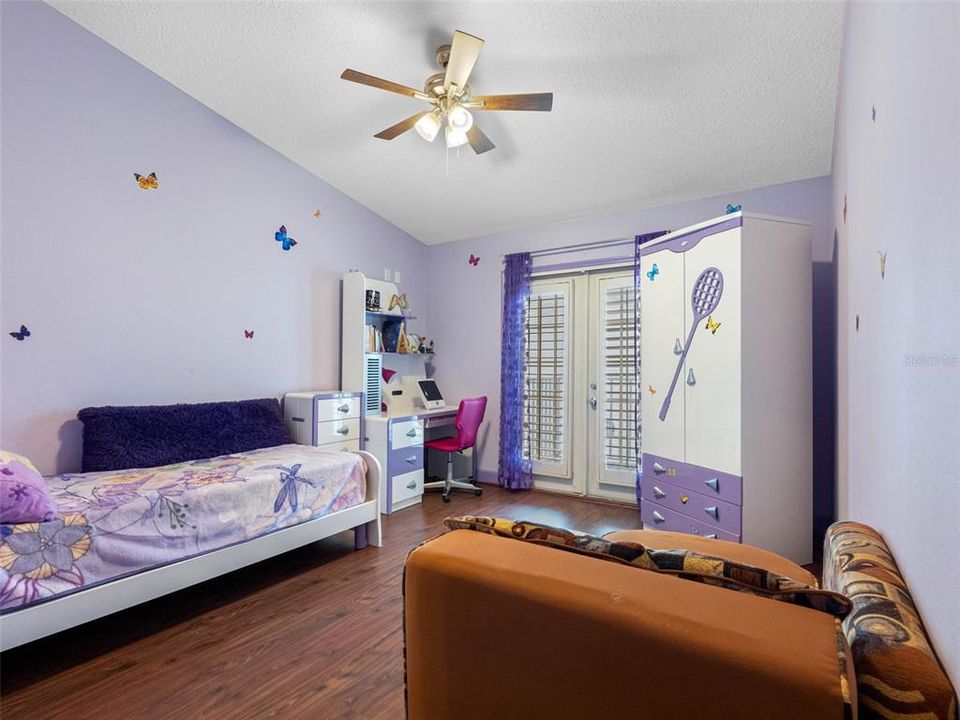 En Venta: $945,900 (3 camas, 2 baños, 2274 Pies cuadrados)